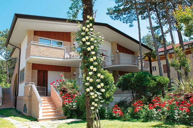 Villa Anny Lignano Sabbiadoro Dış mekan fotoğraf